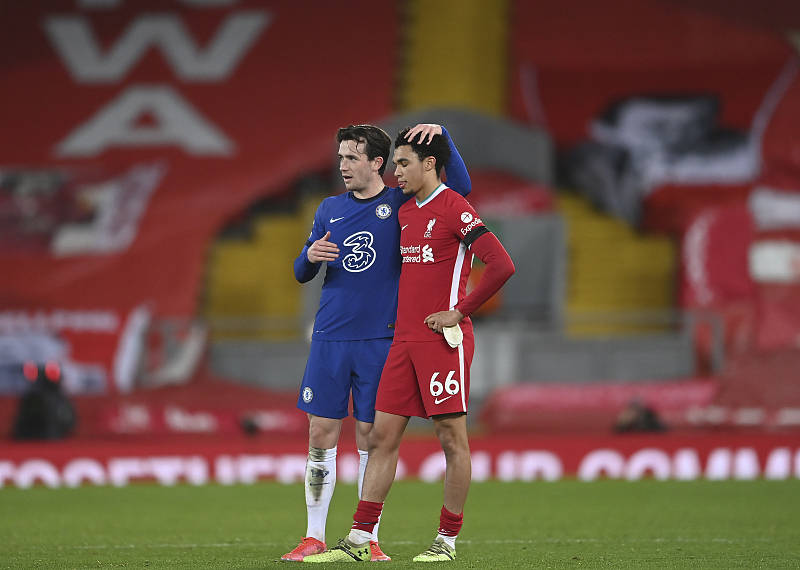 九游网站 -瓦伦西亚训练开放日,关键时刻调整名单引欢呼,欧冠在即,细节决定成败