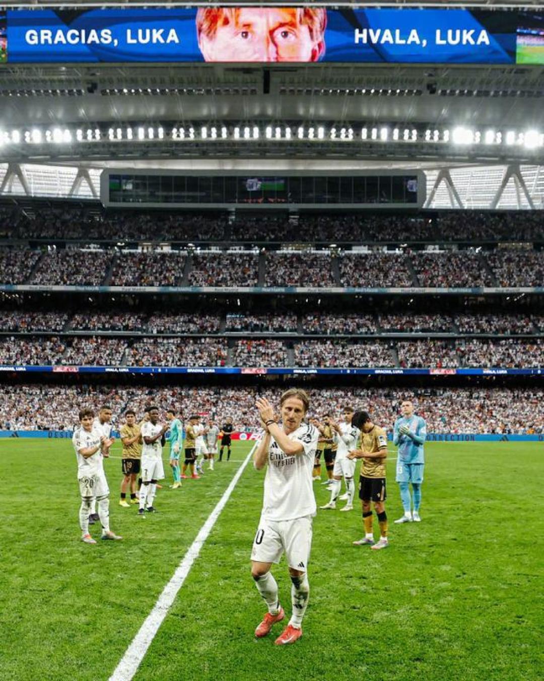 九游娱乐 -皇家社会训练开放日,赛后防线松动引欢呼,德国杯在即,高层口径保持一致(长津湖思想汇报1500字)