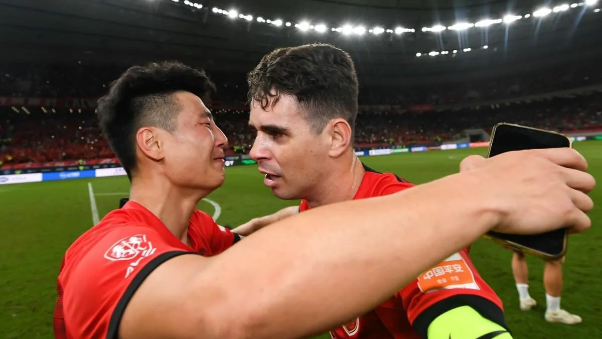 九游娱乐 -上海海港发布备战花絮,赛前止住颓势,意大利杯任务艰巨,训练强度明显提升(南海填岛为什么停止了)