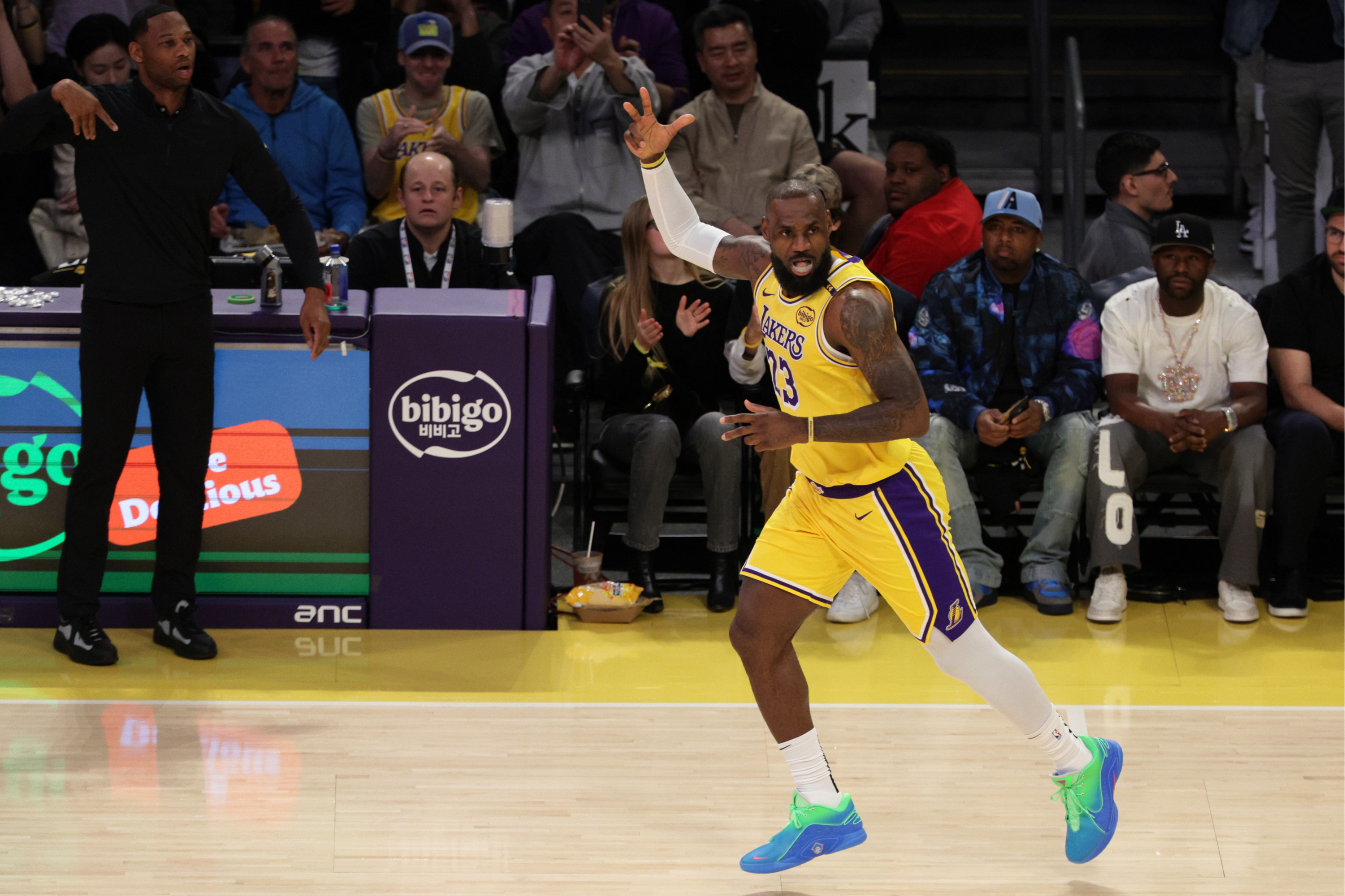 九游体育平台 -里程碑夜!圣安东尼奥马刺造点机会,NBA总决赛窗口期刷纪录,更衣室稳定,数据趋势出现新变化的简单介绍