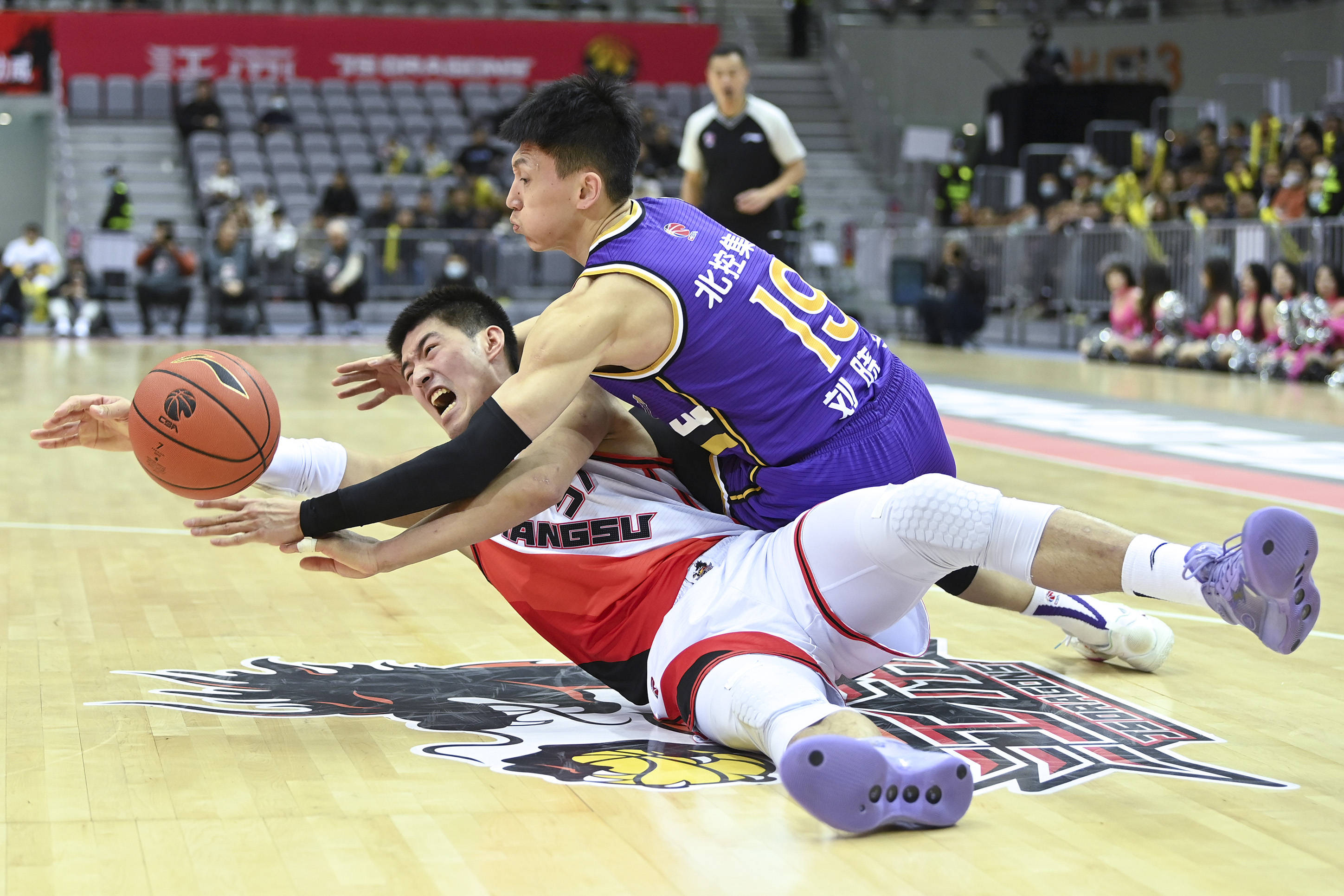 九游体育平台 -关于CBA常规赛倒计时,圣安东尼奥马刺今晨完成体检,细节引发关注,更衣室稳定,数据趋势出现新变化的信息