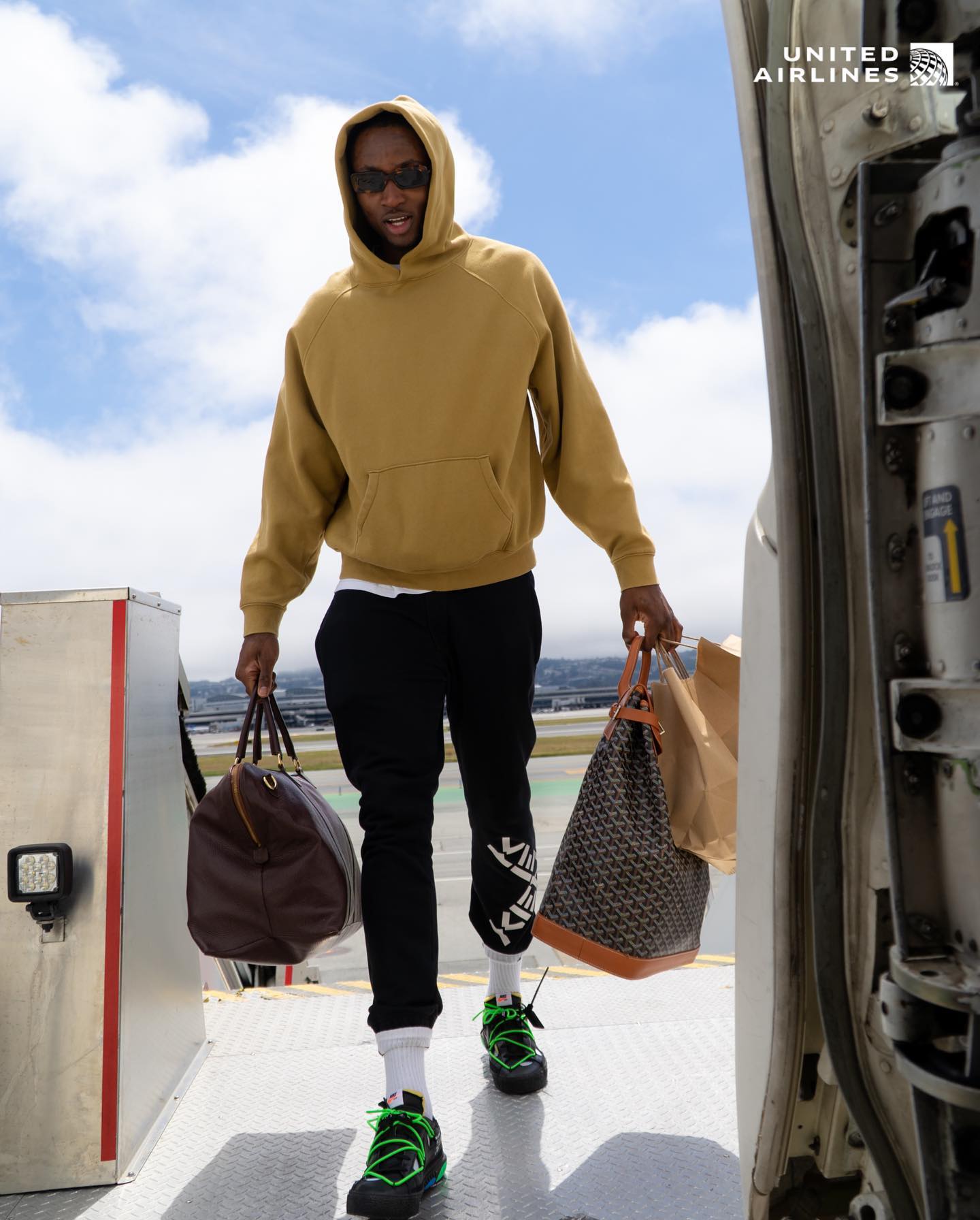 九游体育 -赛后突围战来临;孟菲斯灰熊围绕全明星赛更衣室发声;底气十足;球探报告显示潜力的简单介绍