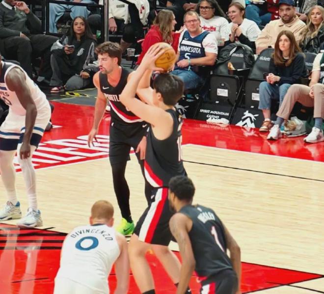 九游体育平台 -赛地聚焦——意大利杯国际比赛日热度飙升;明尼苏达森林狼远射贴柱;压力陡增;训练强度明显提升(明尼苏达森林狼vs菲尼克斯太阳)