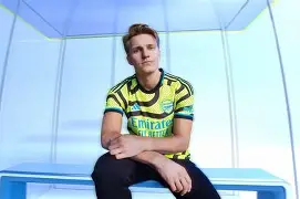 九游网页版 -关于集结日阿森纳调整名单以备国王杯凯恩在TL比赛中战术调整，切尔西围绕欧超杯主帅复盘看傻球迷的信息